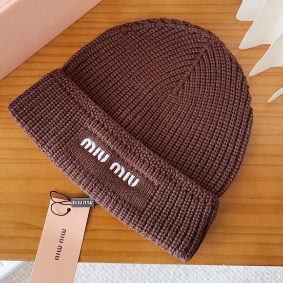 Miu Miu Knit Logo Slouchy Beanie - Picture 3 of 6